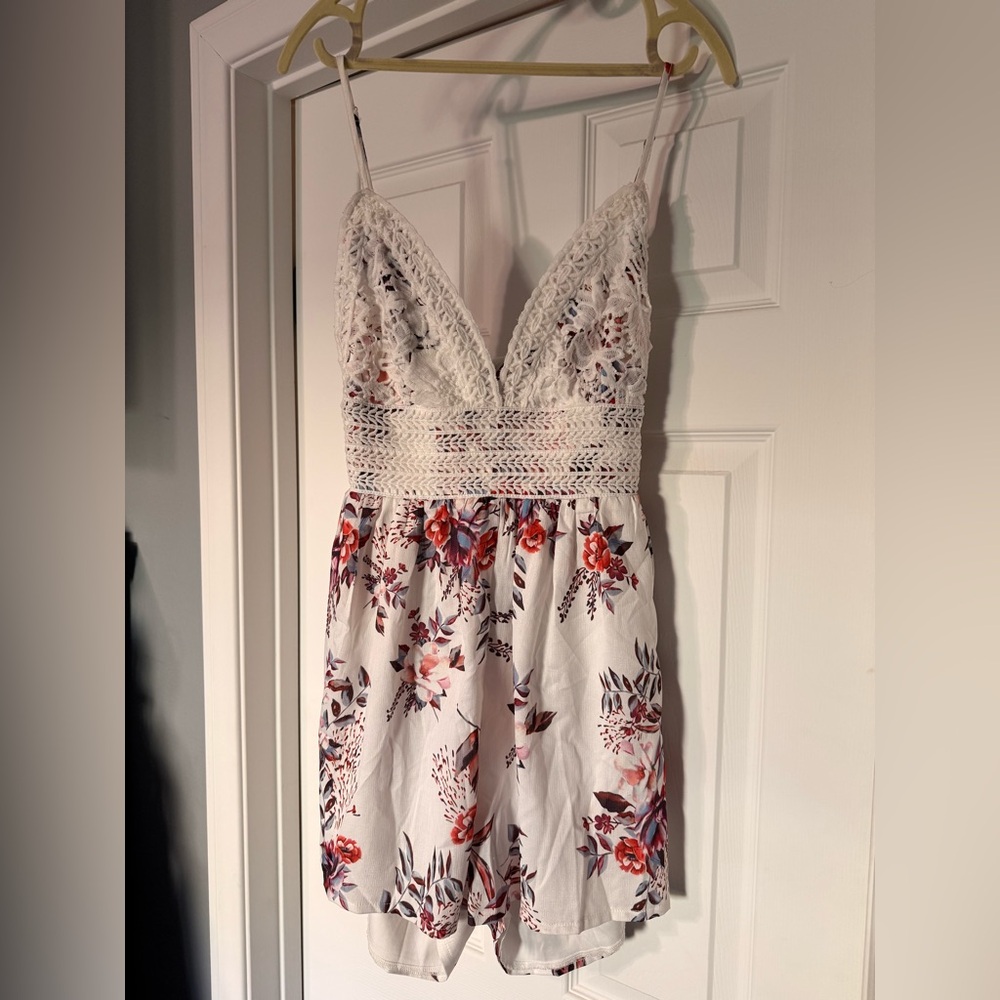Floral Lace V-Neck Romper